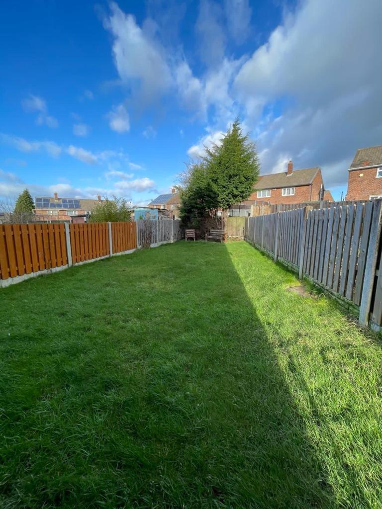 Stunning 3 Bedrooms House With Garden And Free Parking Barnsley Exterior foto